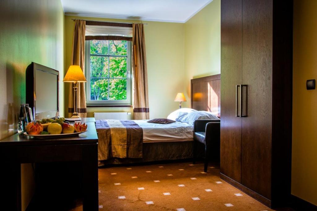 Hotel Nowy Dwor Elizy Blisko Sky Bridge Długopole-Zdrój Kültér fotó