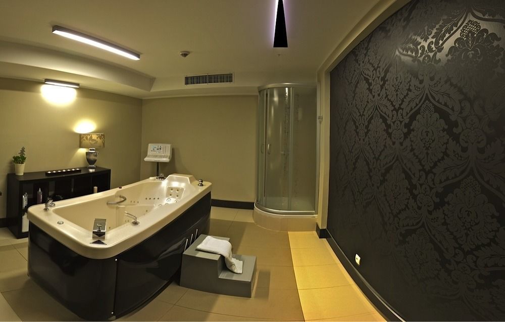 Hotel Nowy Dwor Elizy Blisko Sky Bridge Długopole-Zdrój Kültér fotó